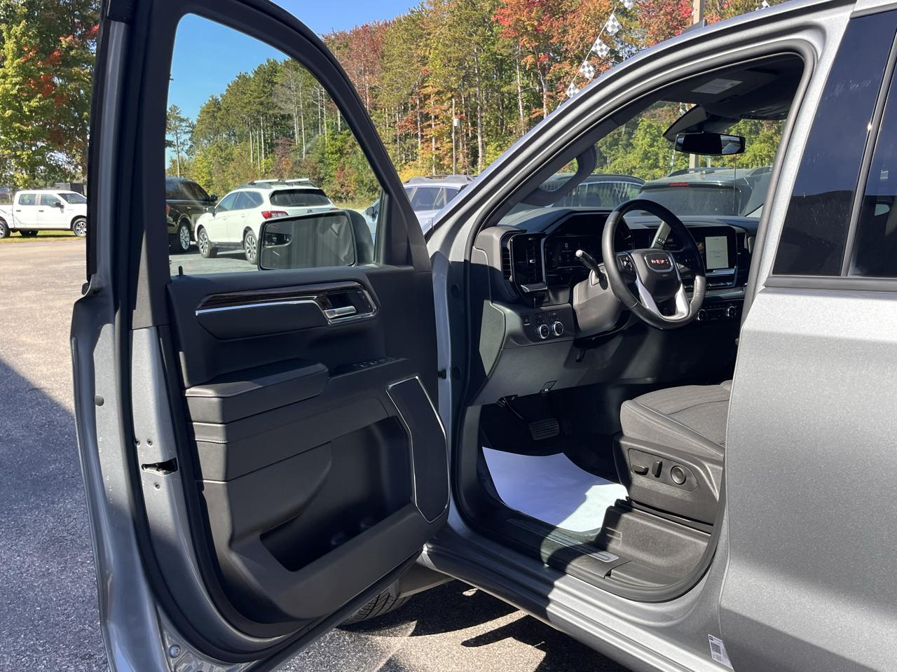GMC Sierra 1500 4WD Crew Cab 147" Elevation w/3VL 2024