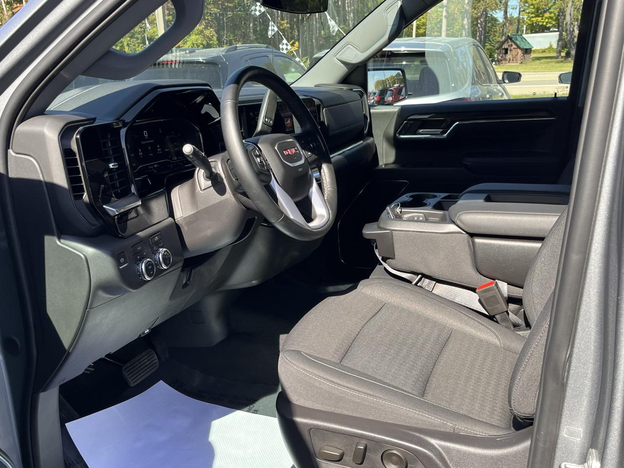 GMC Sierra 1500 4WD Crew Cab 147" Elevation w/3VL 2024