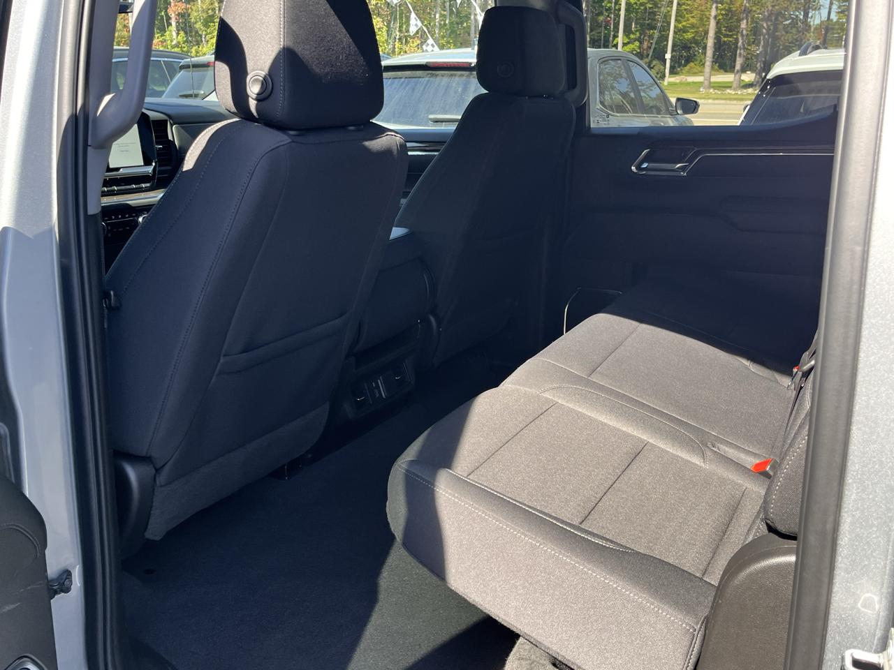 GMC Sierra 1500 4WD Crew Cab 147" Elevation w/3VL 2024