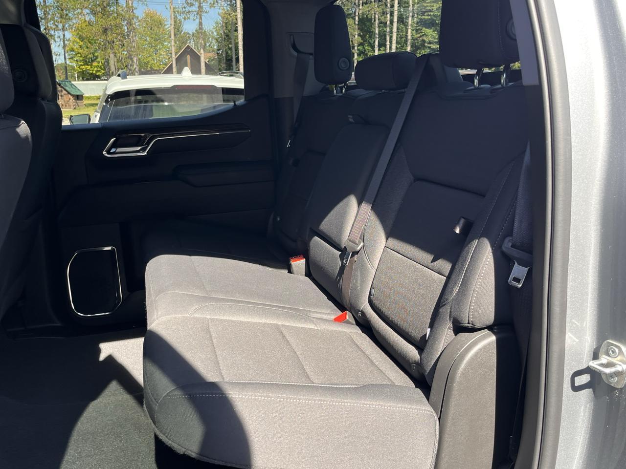 GMC Sierra 1500 4WD Crew Cab 147" Elevation w/3VL 2024