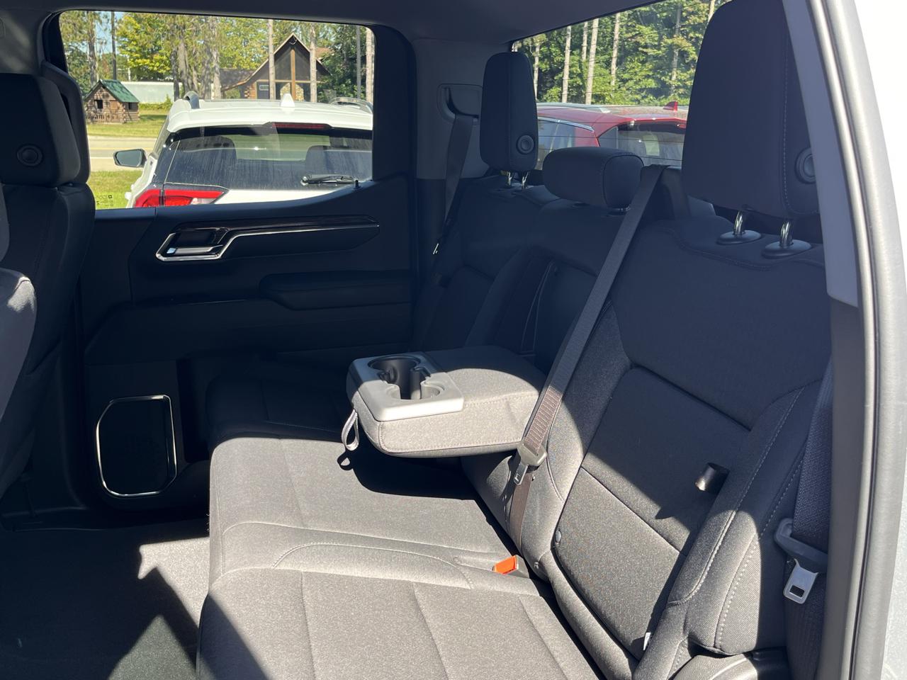 GMC Sierra 1500 4WD Crew Cab 147" Elevation w/3VL 2024