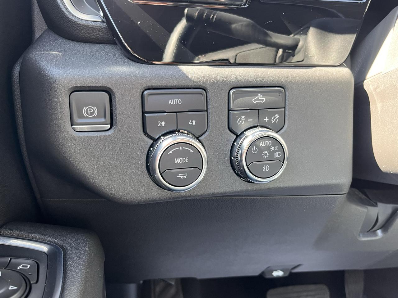 GMC Sierra 1500 4WD Crew Cab 147" Elevation w/3VL 2024