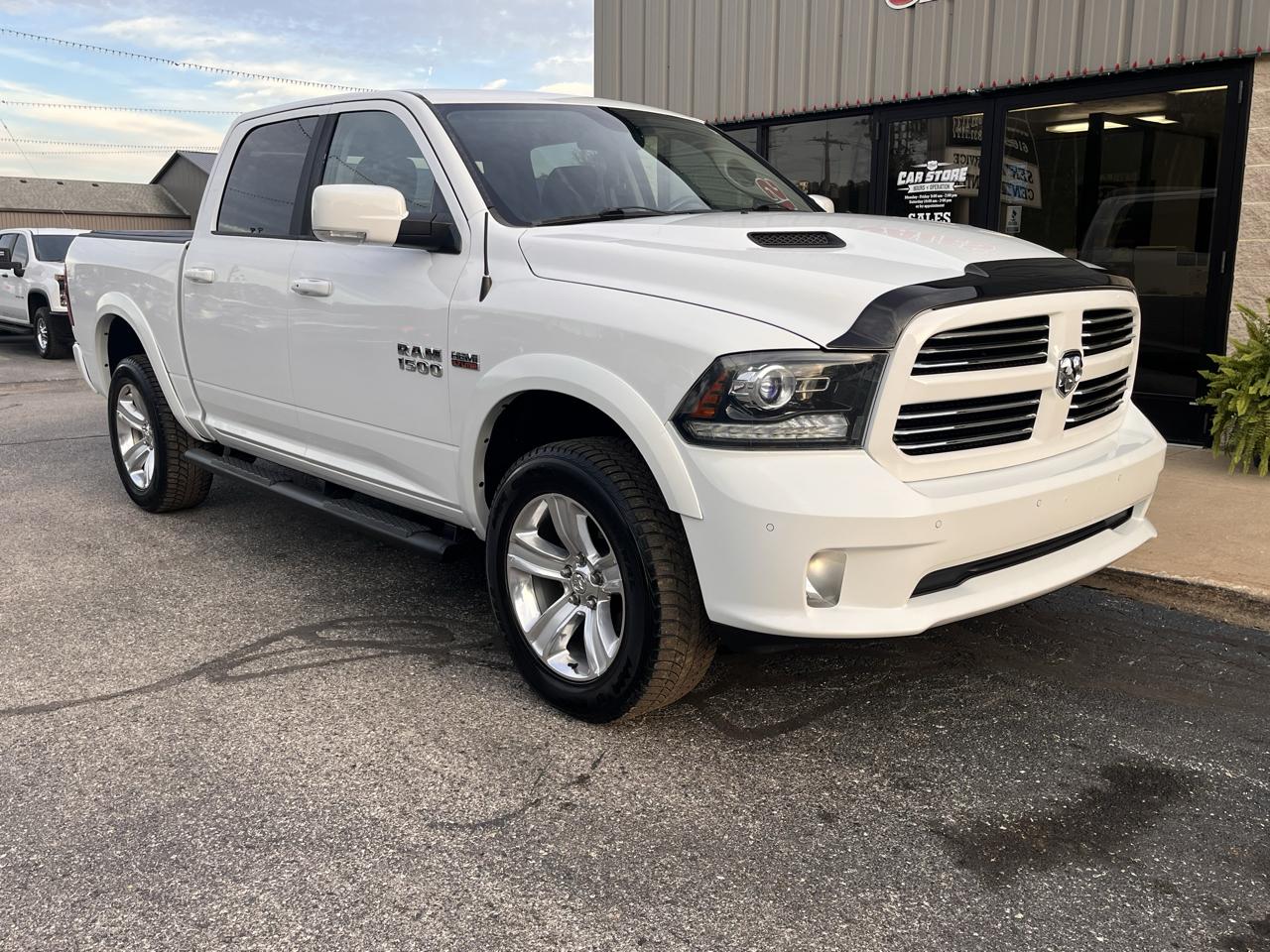 RAM 1500 4WD Crew Cab 140.5" Sport 2017