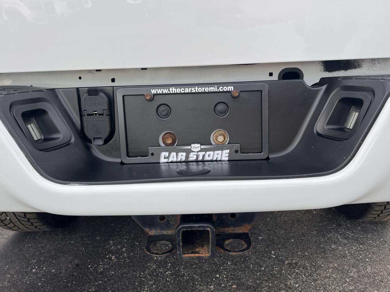 RAM 1500 4WD Crew Cab 140.5" Sport 2017