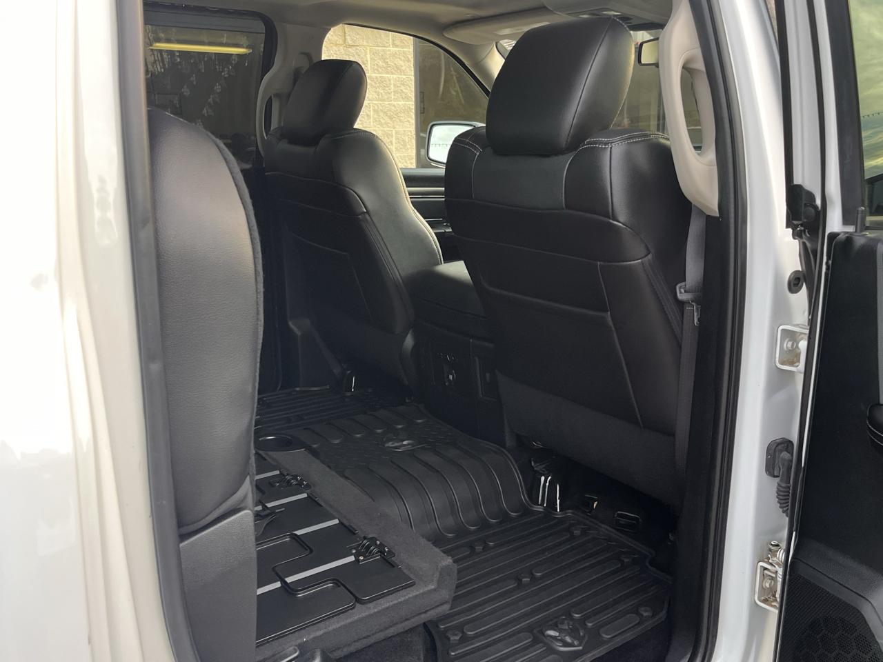 RAM 1500 4WD Crew Cab 140.5" Sport 2017