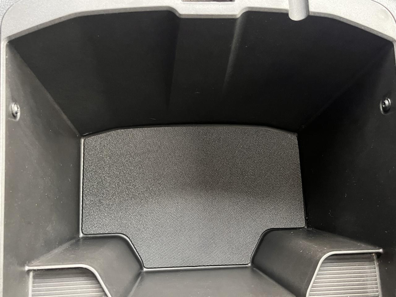 RAM 1500 4WD Crew Cab 140.5" Sport 2017