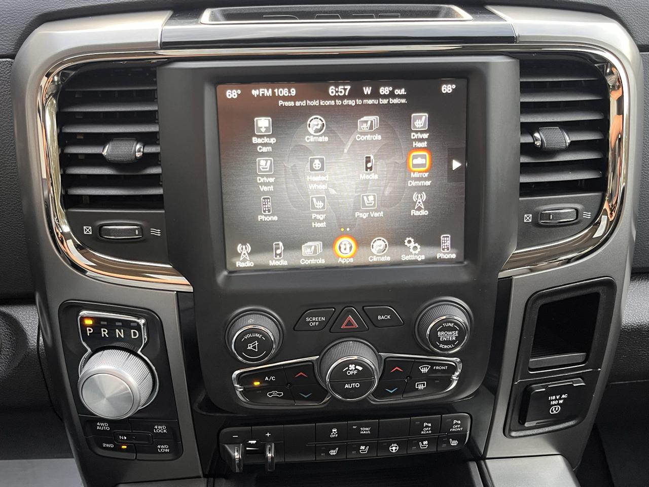 RAM 1500 4WD Crew Cab 140.5" Sport 2017