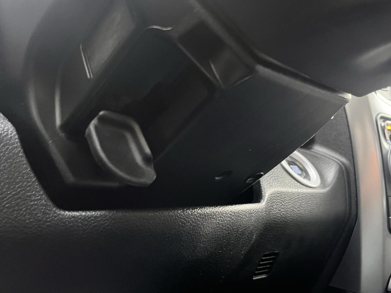 RAM 1500 4WD Crew Cab 140.5" Sport 2017