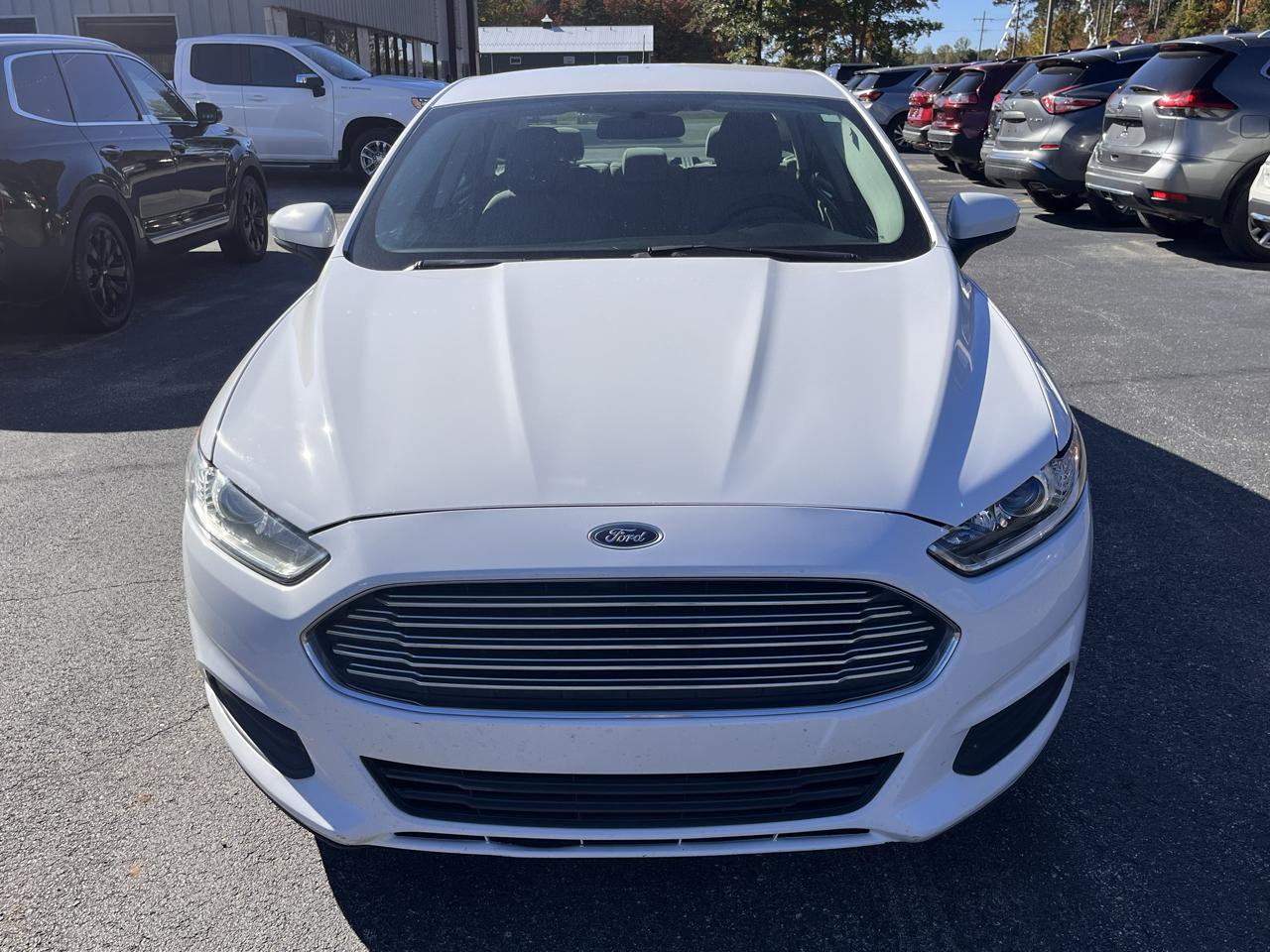 Ford Fusion 4dr Sdn S FWD 2016