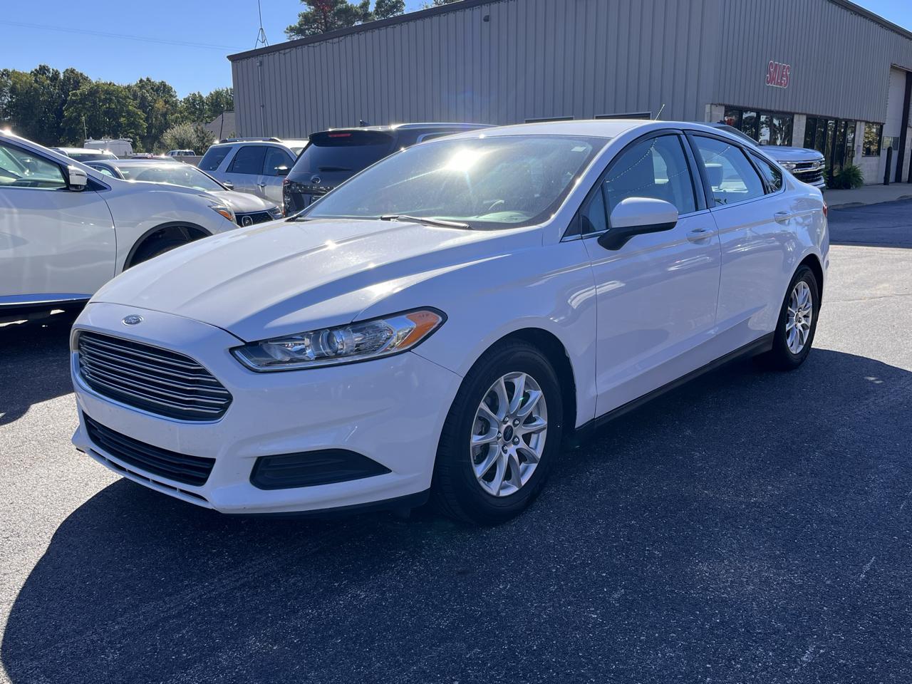 Ford Fusion 4dr Sdn S FWD 2016