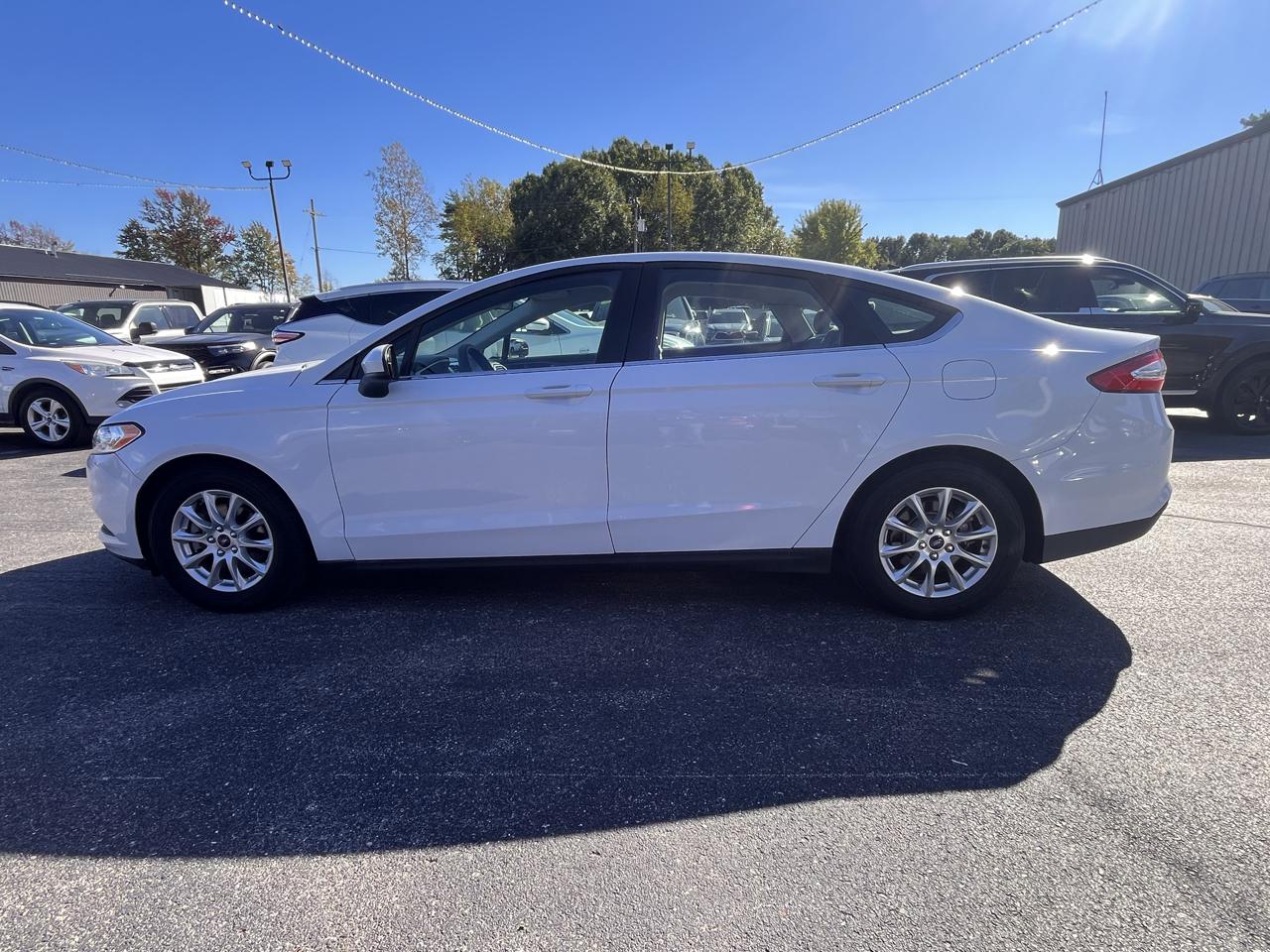 Ford Fusion 4dr Sdn S FWD 2016