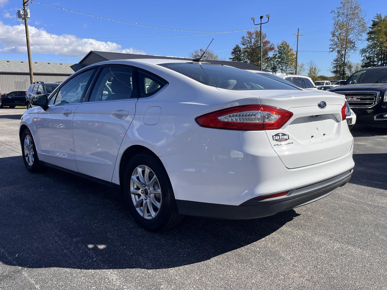 Ford Fusion 4dr Sdn S FWD 2016
