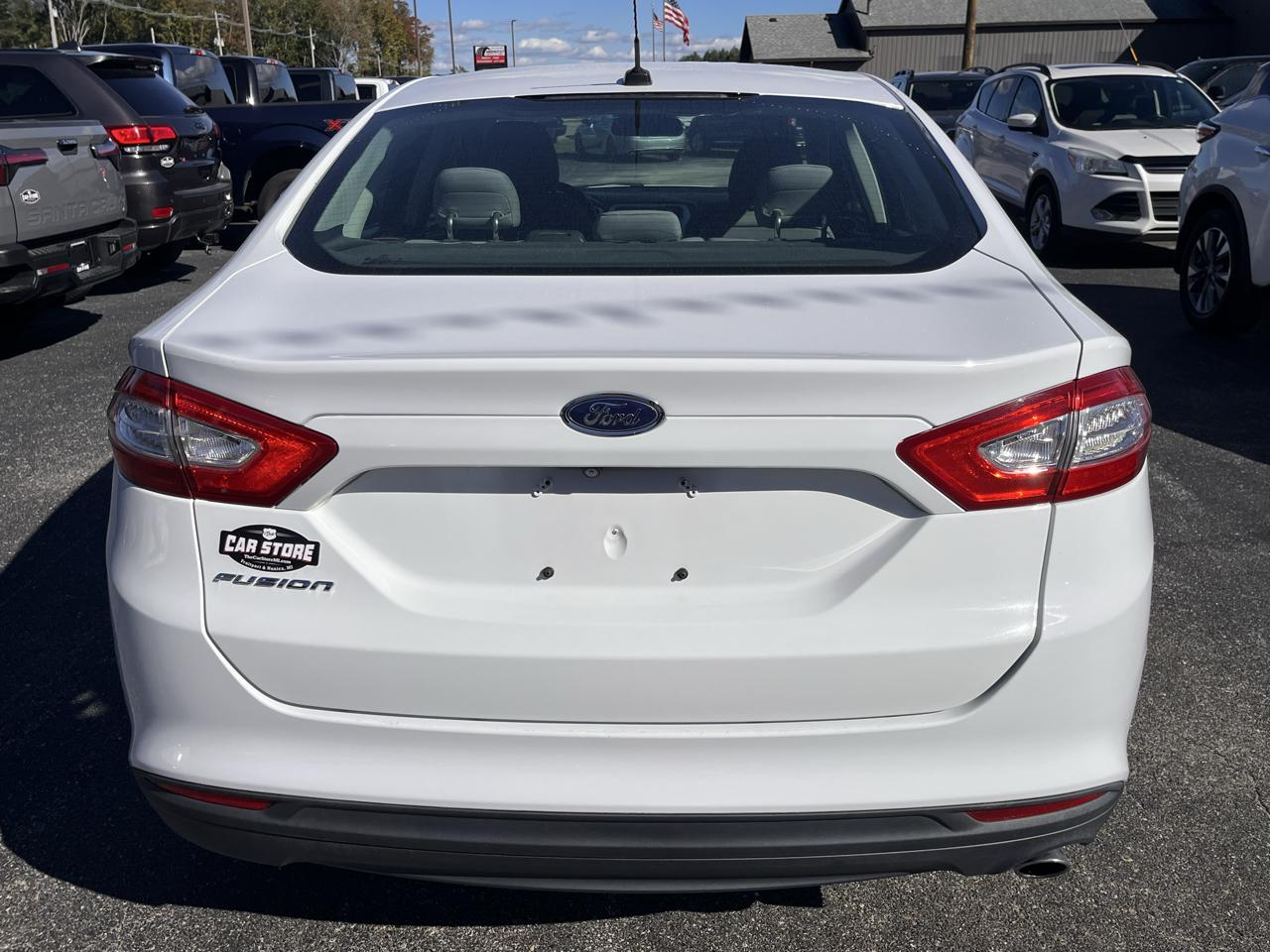 Ford Fusion 4dr Sdn S FWD 2016