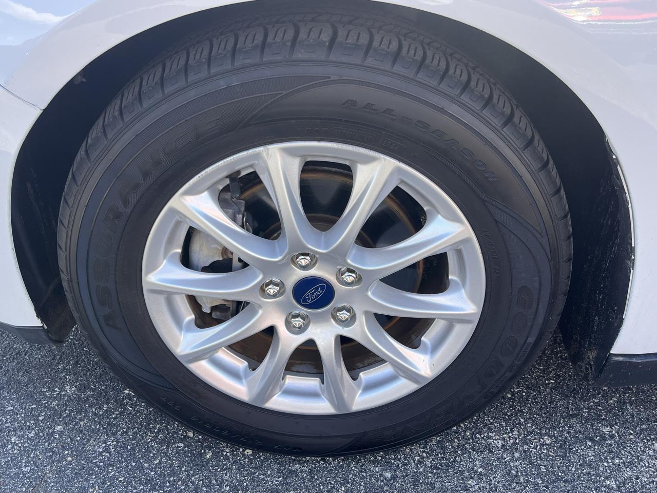 Ford Fusion 4dr Sdn S FWD 2016