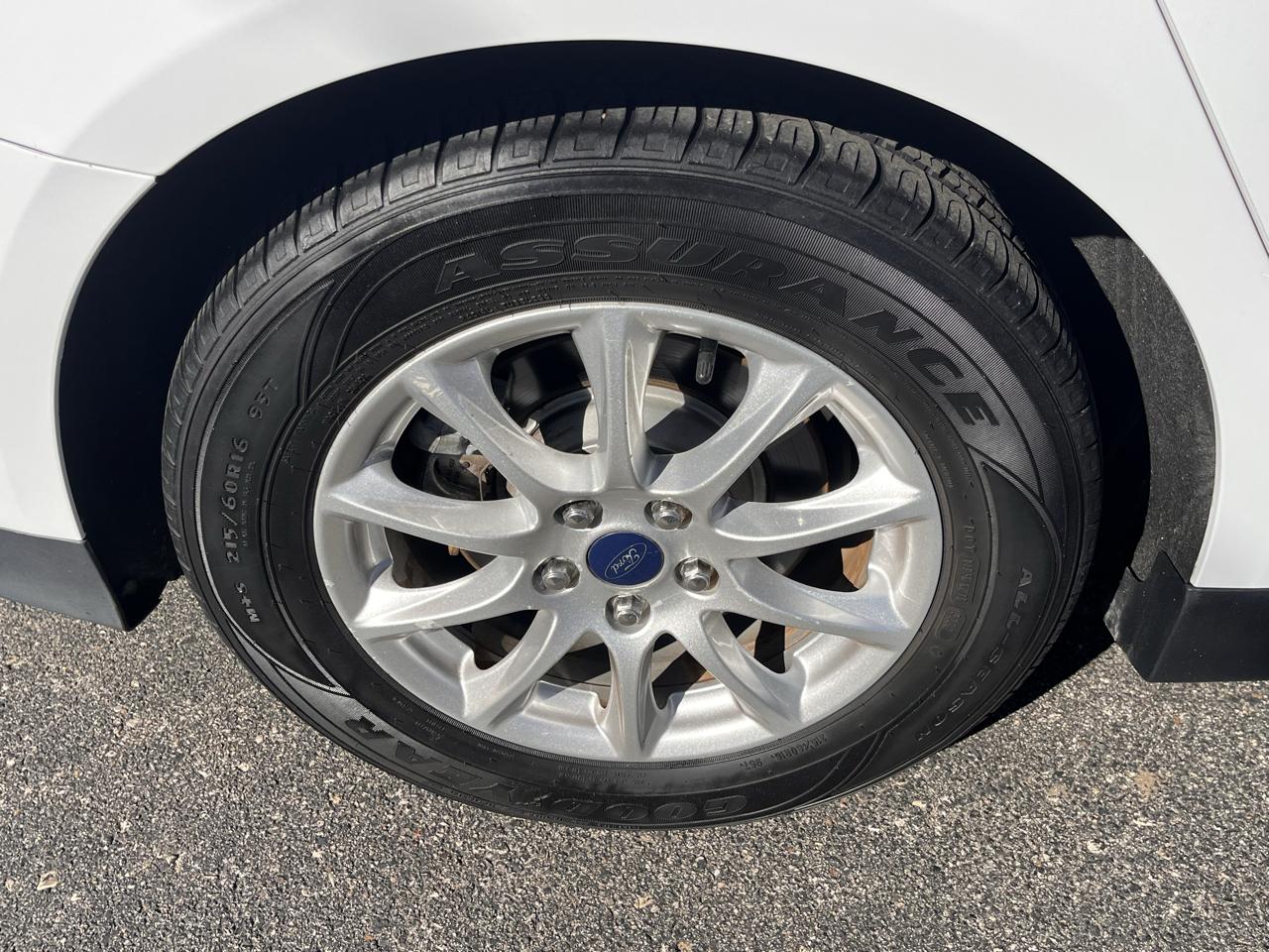 Ford Fusion 4dr Sdn S FWD 2016