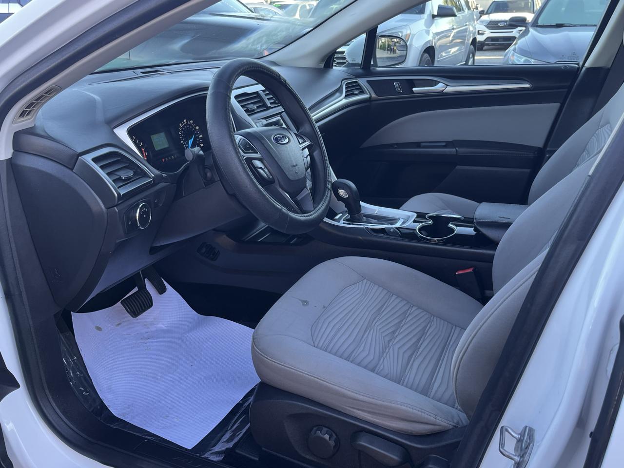 Ford Fusion 4dr Sdn S FWD 2016