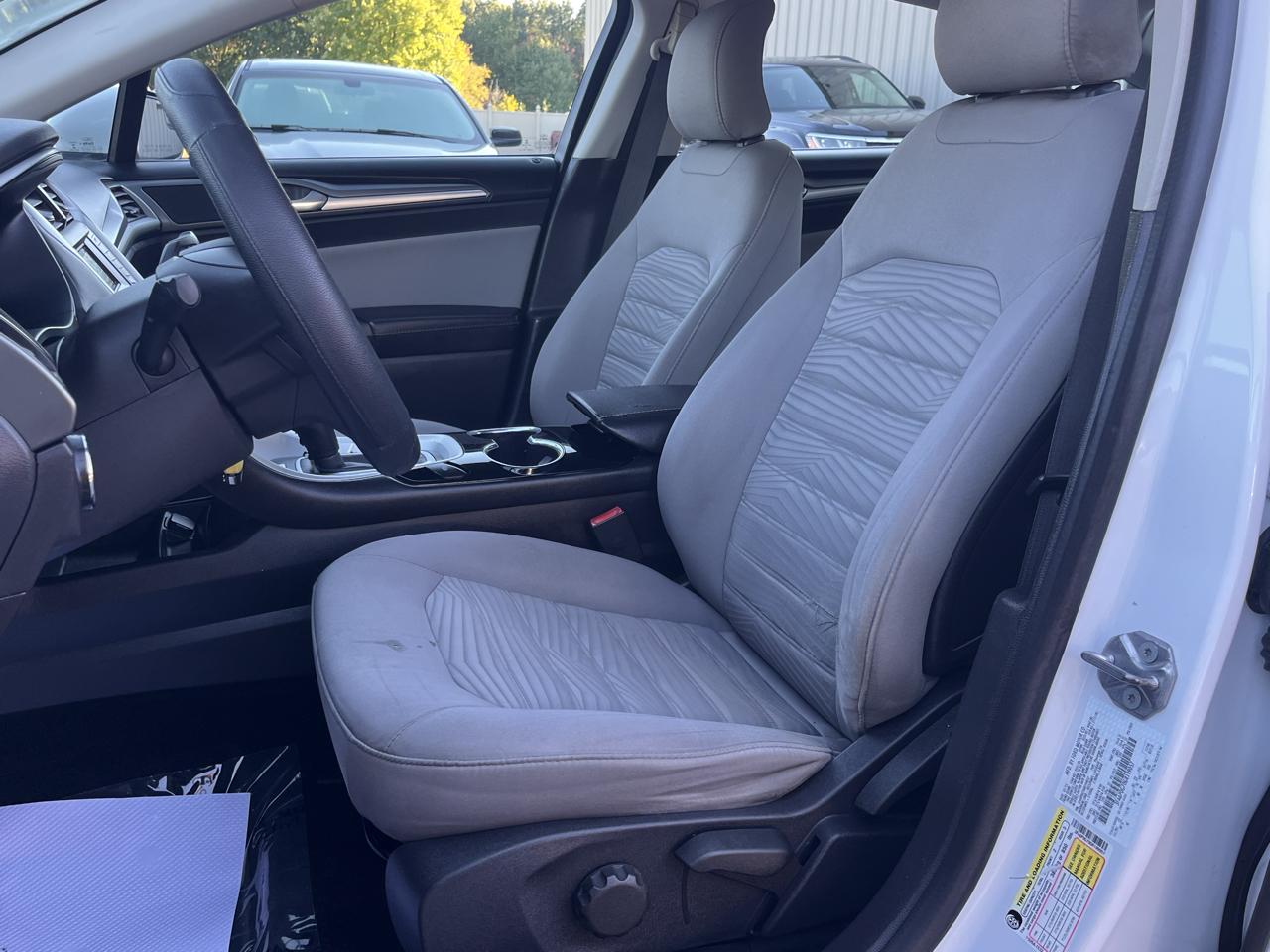 Ford Fusion 4dr Sdn S FWD 2016