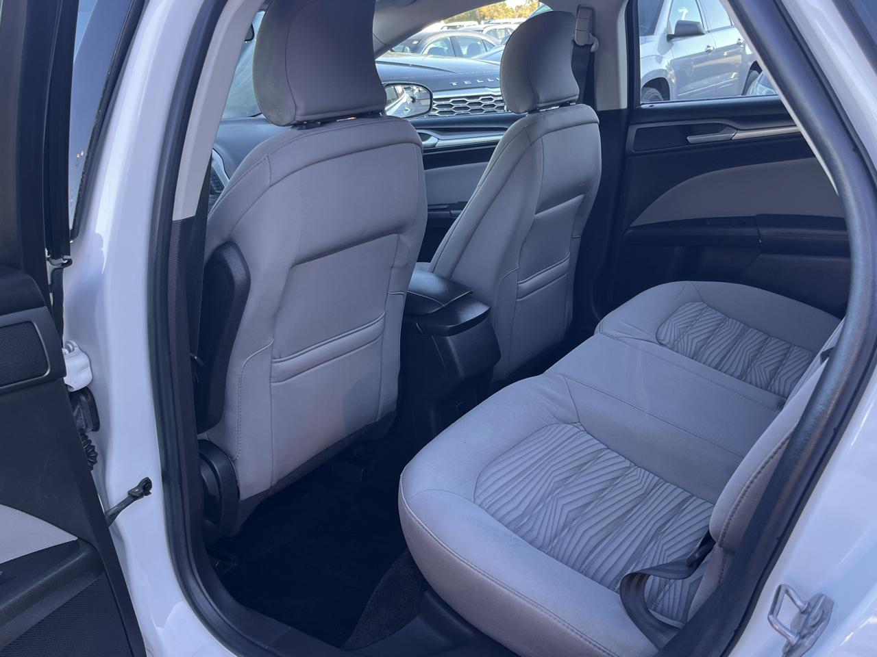 Ford Fusion 4dr Sdn S FWD 2016