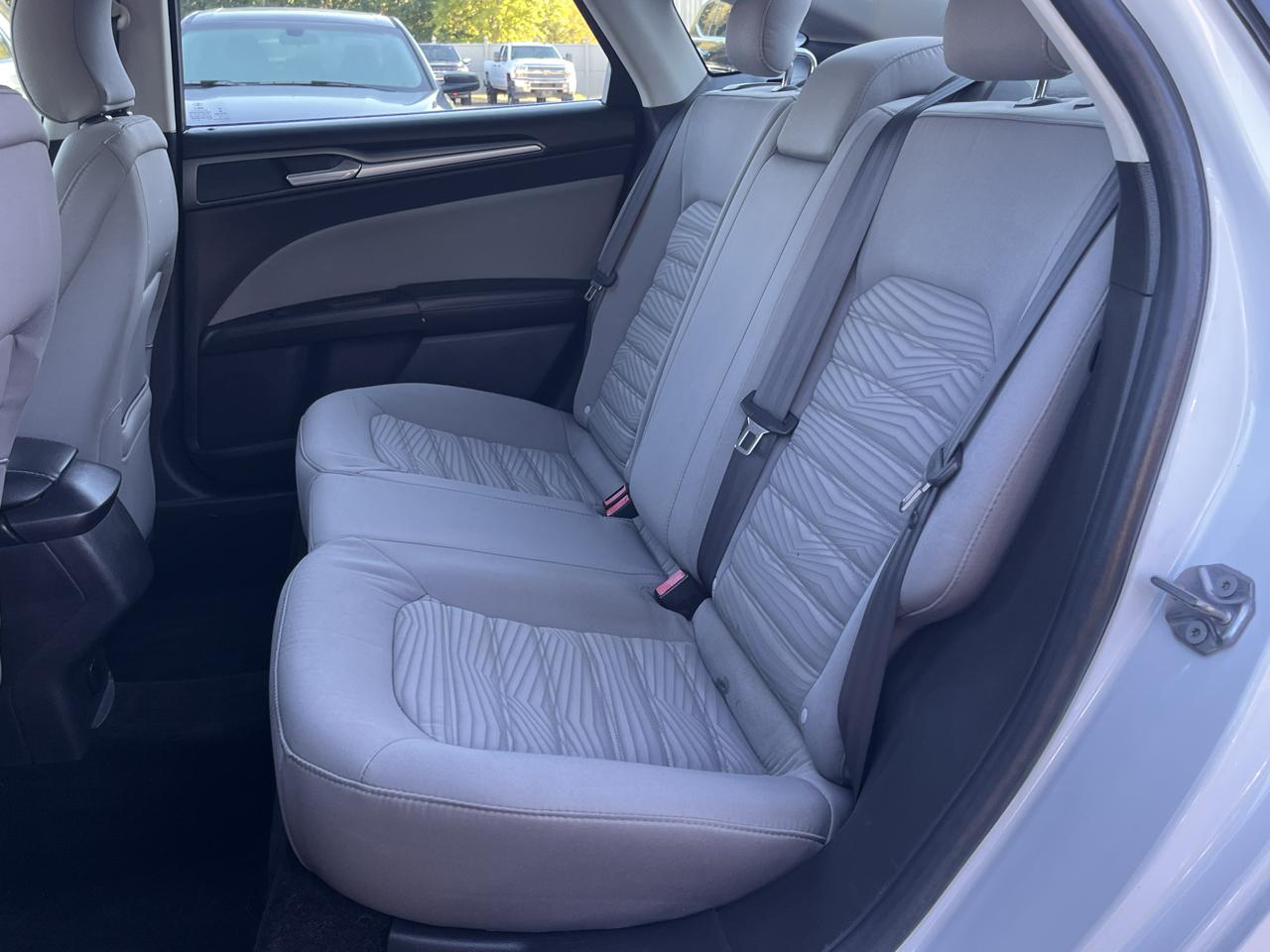 Ford Fusion 4dr Sdn S FWD 2016