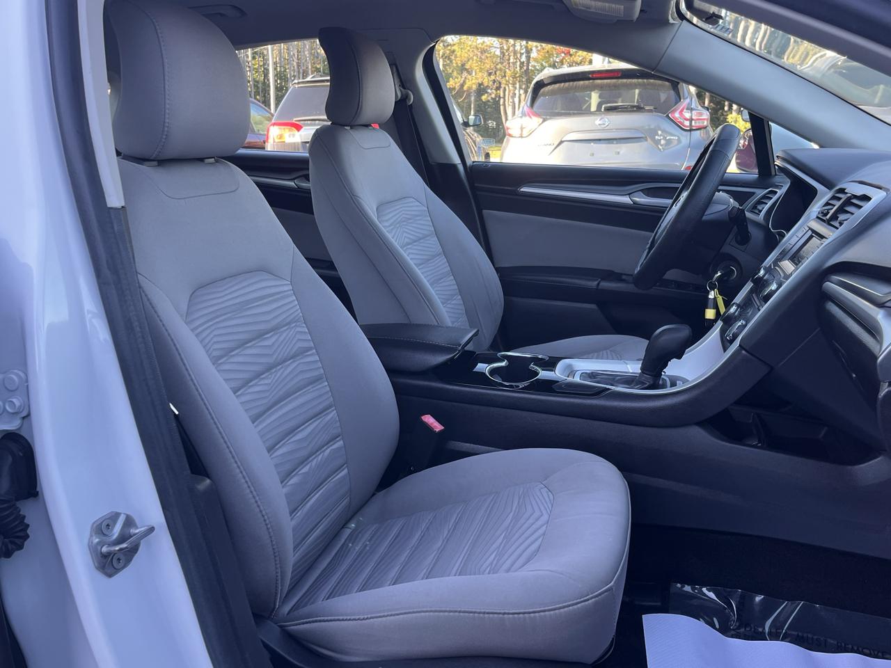Ford Fusion 4dr Sdn S FWD 2016