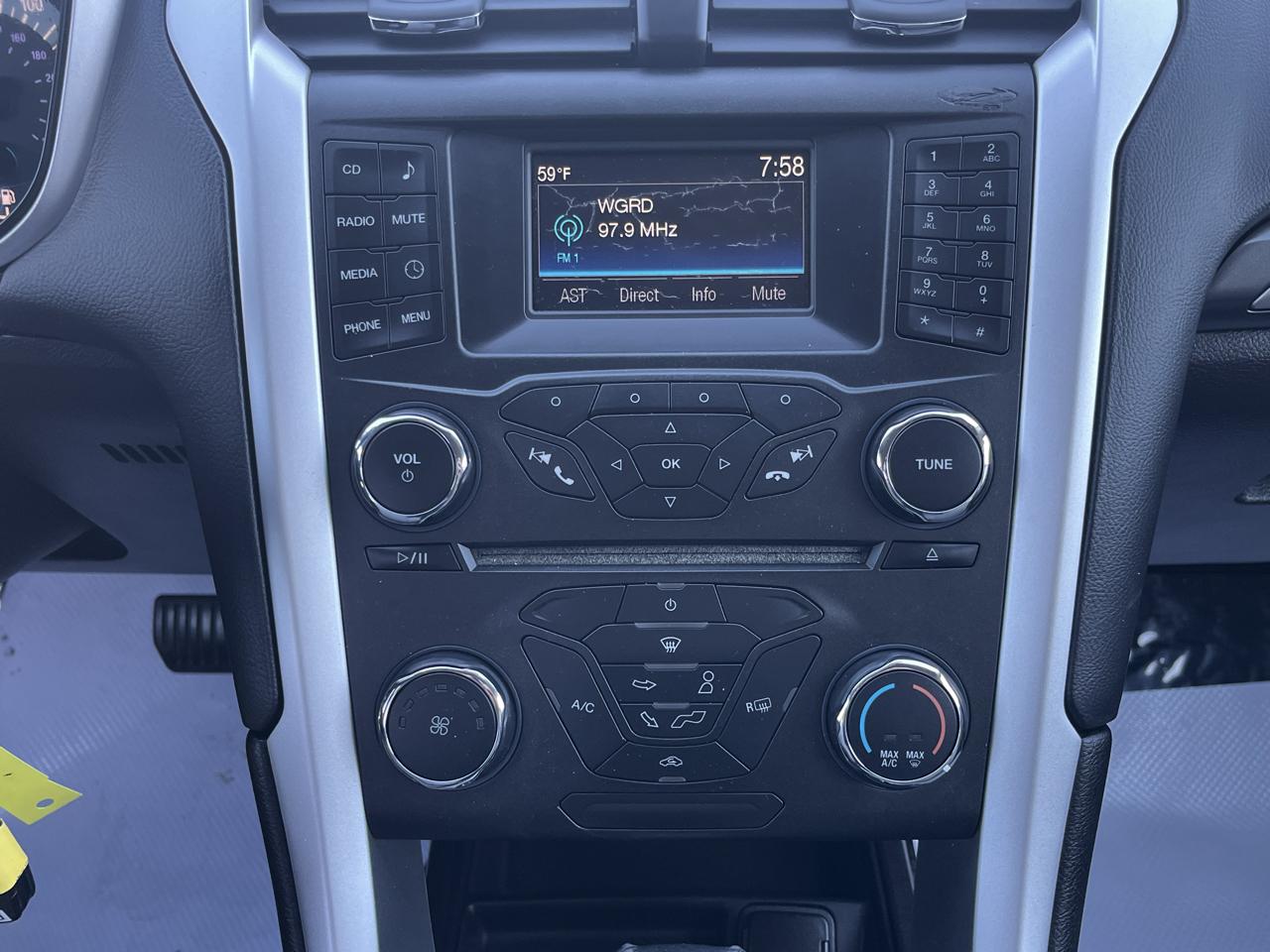 Ford Fusion 4dr Sdn S FWD 2016