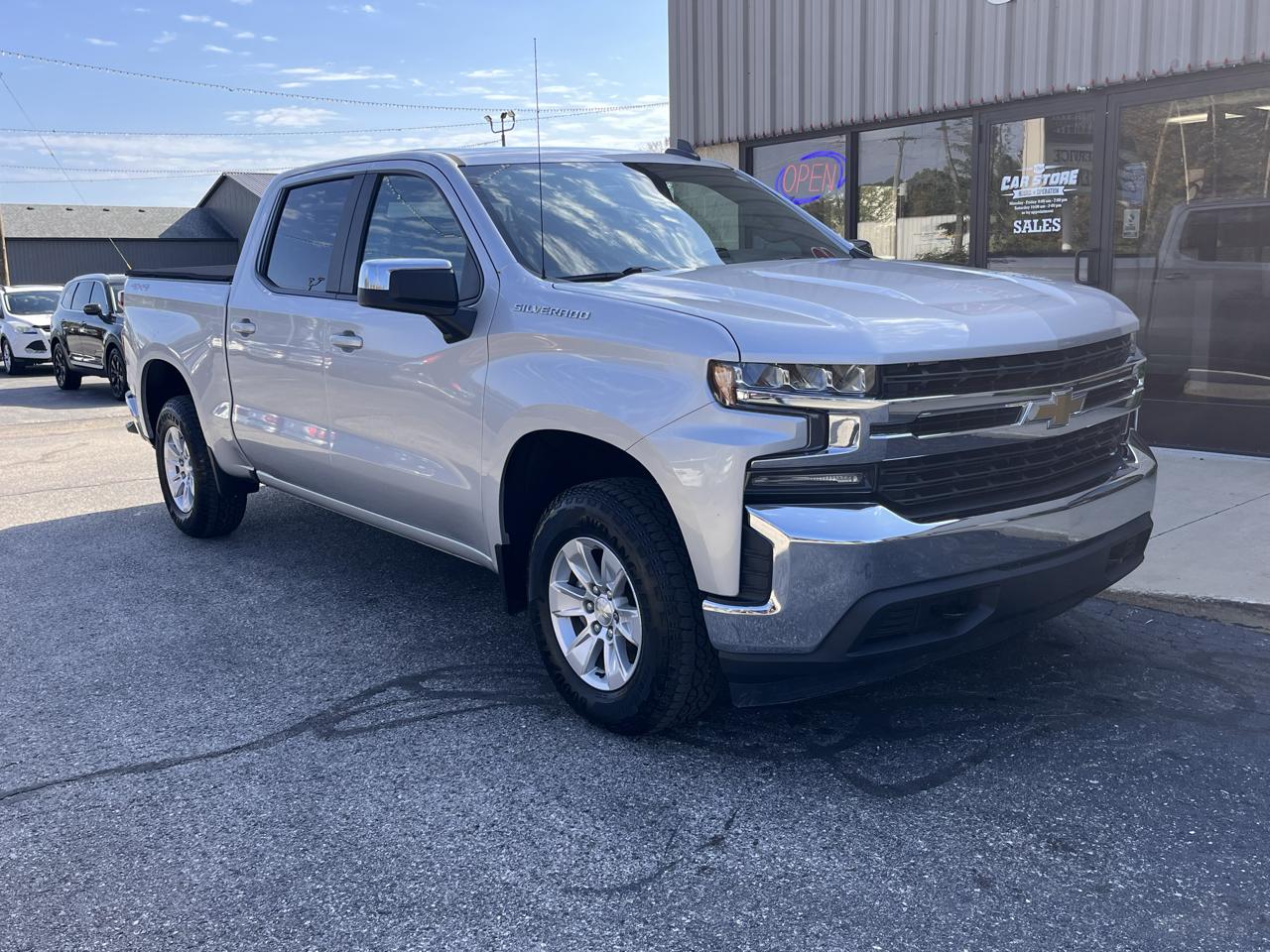 Chevrolet Silverado 1500 4WD Crew Cab 147" LT 2020