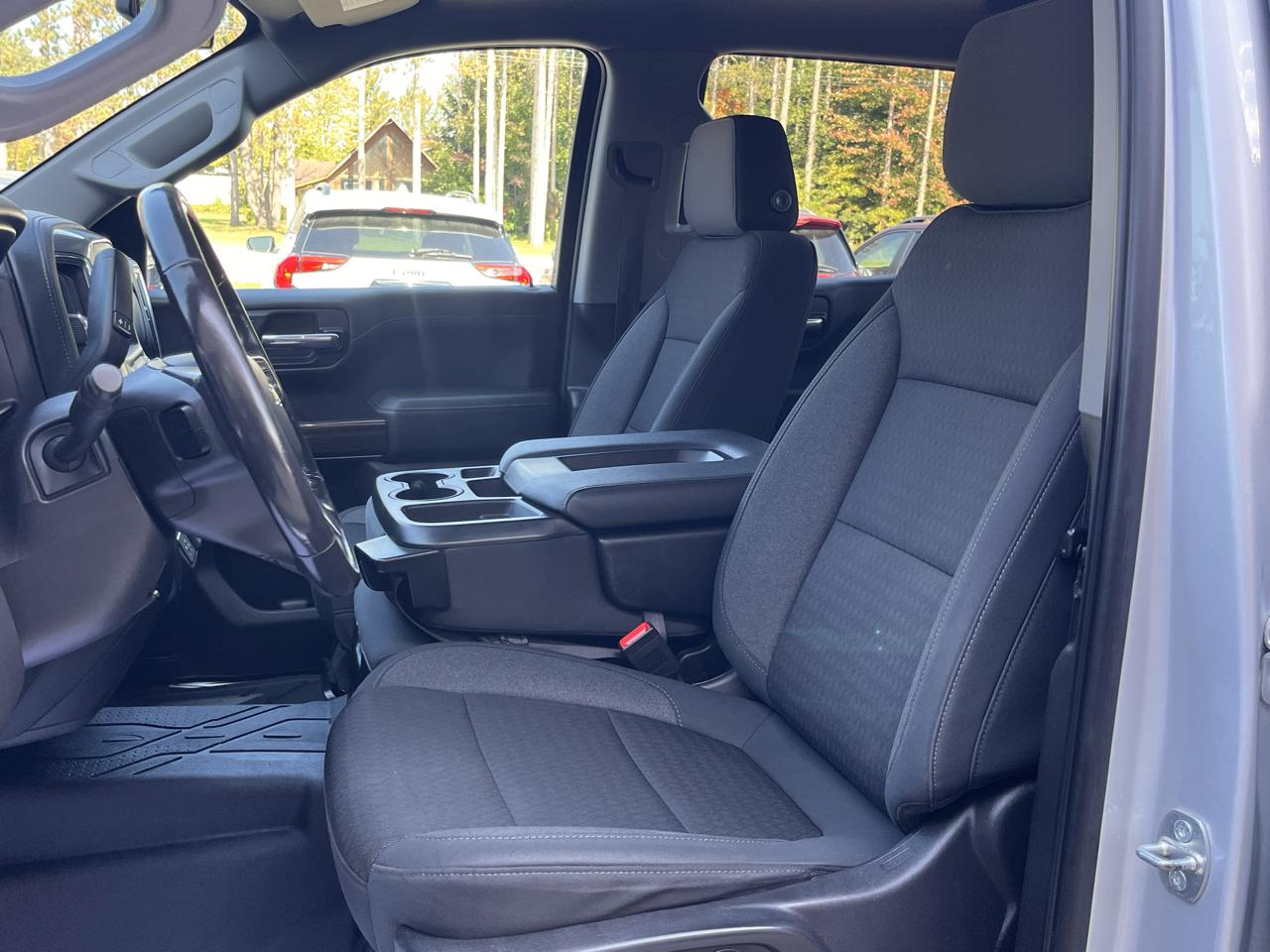 Chevrolet Silverado 1500 4WD Crew Cab 147" LT 2020