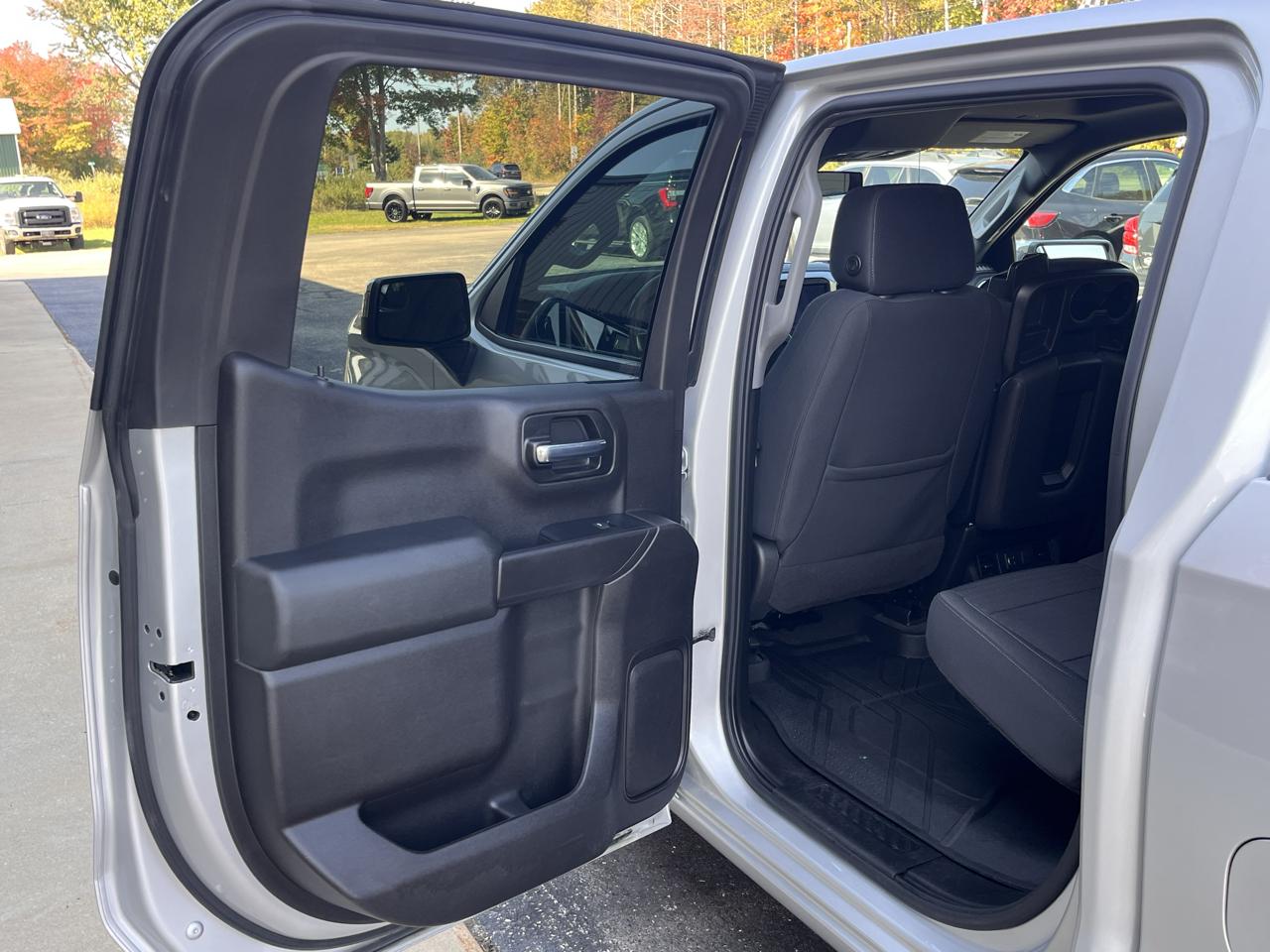 Chevrolet Silverado 1500 4WD Crew Cab 147" LT 2020