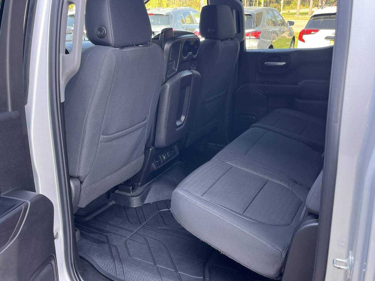 Chevrolet Silverado 1500 4WD Crew Cab 147" LT 2020