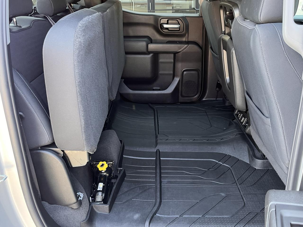 Chevrolet Silverado 1500 4WD Crew Cab 147" LT 2020