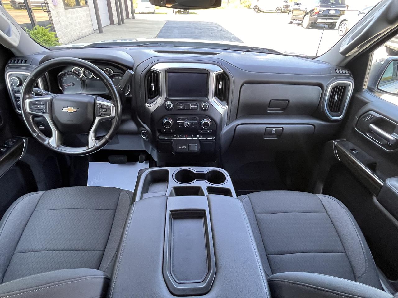 Chevrolet Silverado 1500 4WD Crew Cab 147" LT 2020