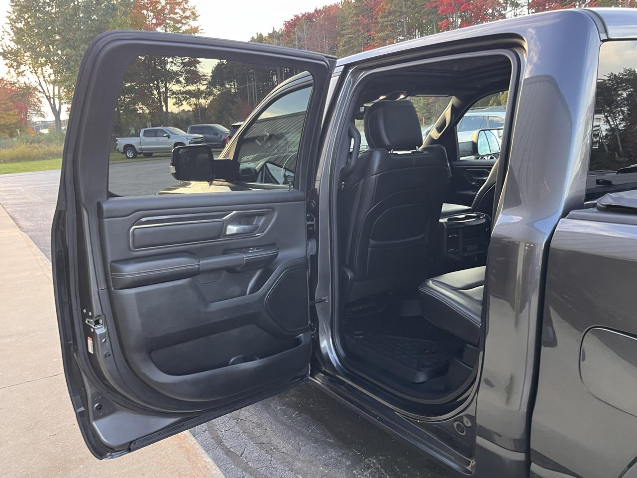 RAM 1500 Sport 4x4 Crew Cab 5'7" Box 2019