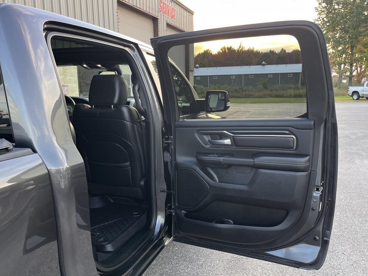 RAM 1500 Sport 4x4 Crew Cab 5'7" Box 2019