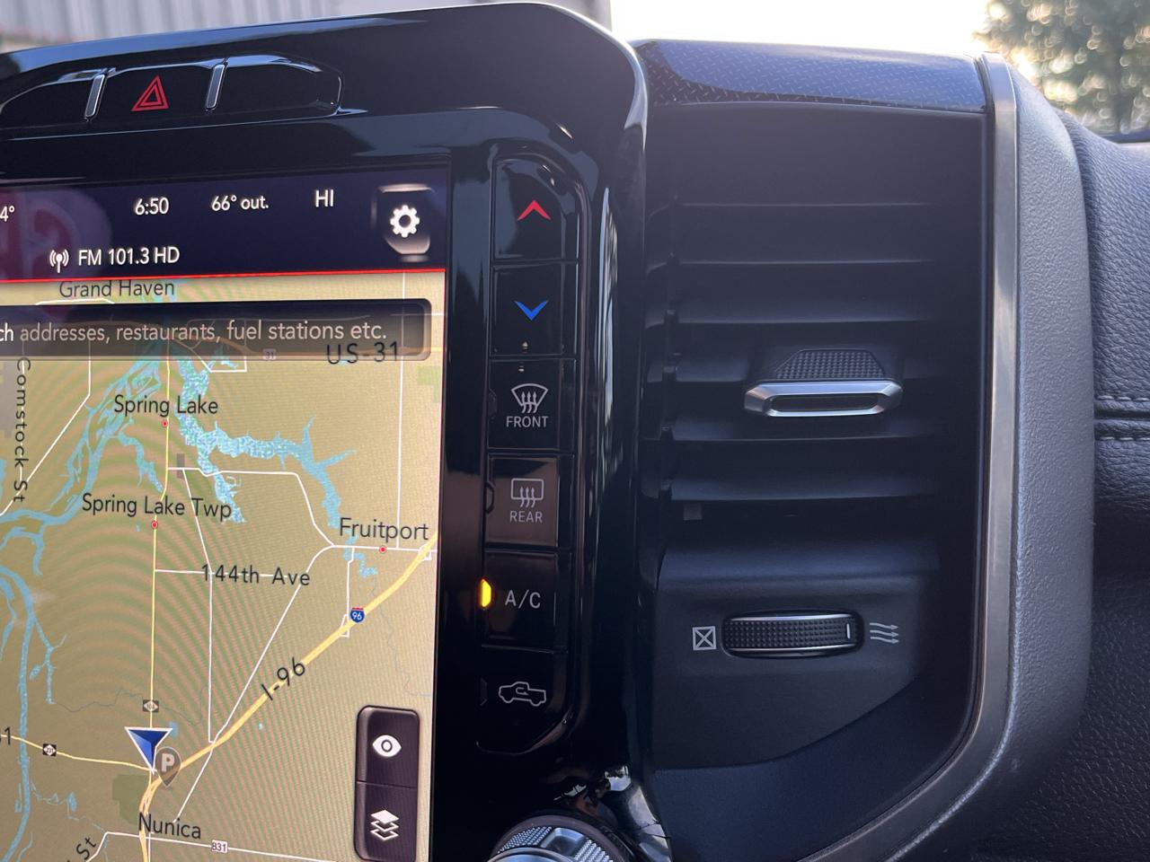 RAM 1500 Sport 4x4 Crew Cab 5'7" Box 2019