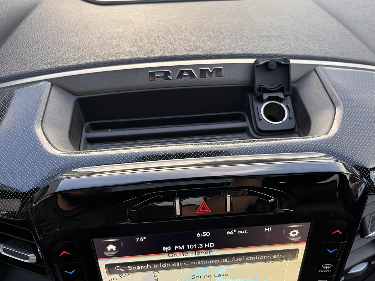 RAM 1500 Sport 4x4 Crew Cab 5'7" Box 2019