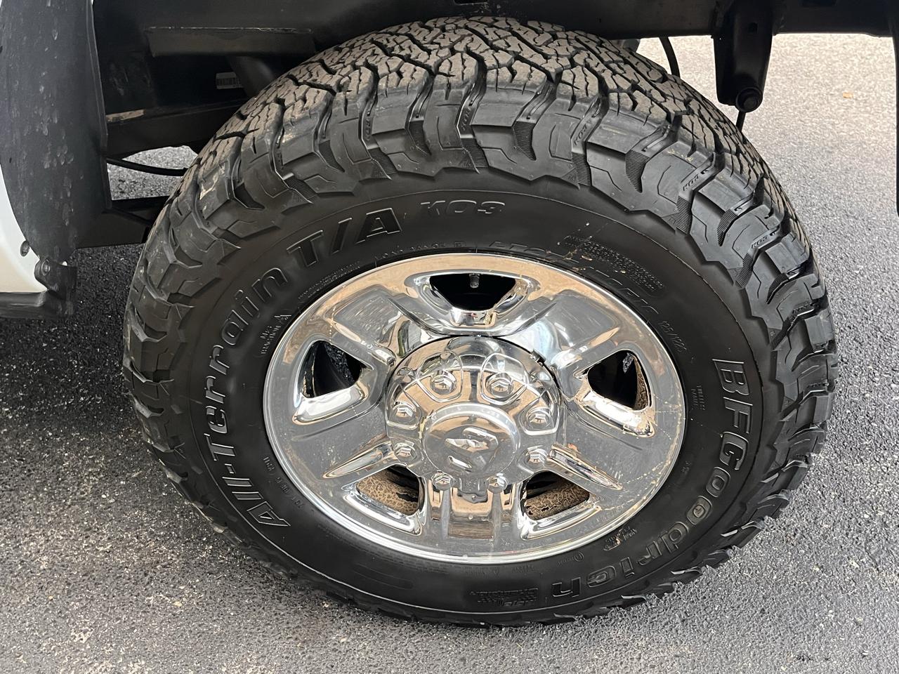 RAM 2500 Tradesman 4x4 Crew Cab 8' Box 2021