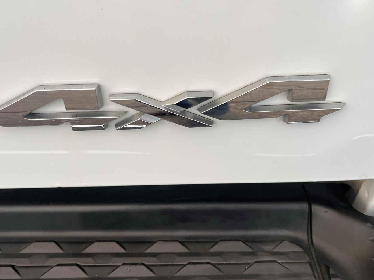 RAM 2500 Tradesman 4x4 Crew Cab 8' Box 2021
