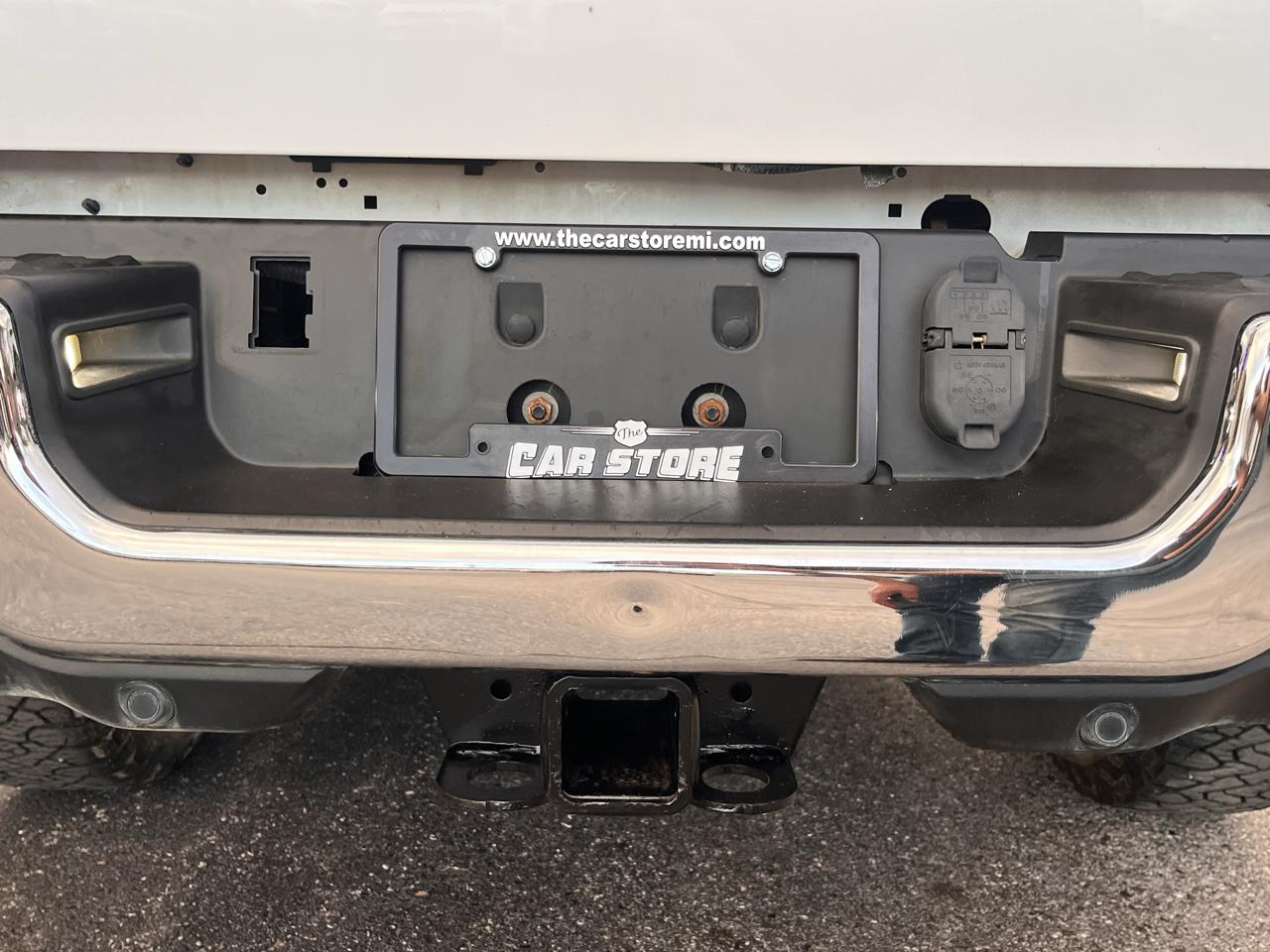 RAM 2500 Tradesman 4x4 Crew Cab 8' Box 2021