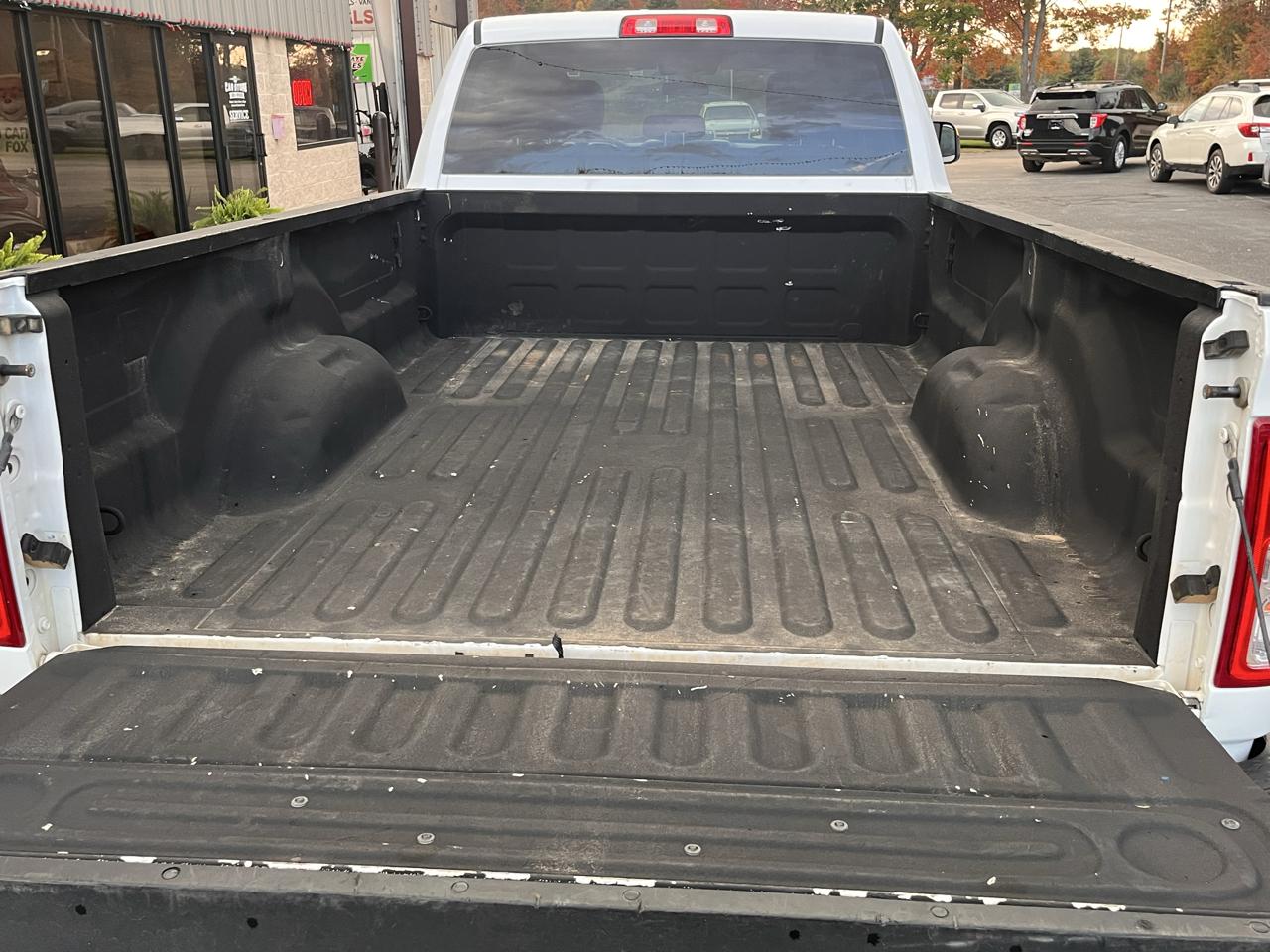 RAM 2500 Tradesman 4x4 Crew Cab 8' Box 2021