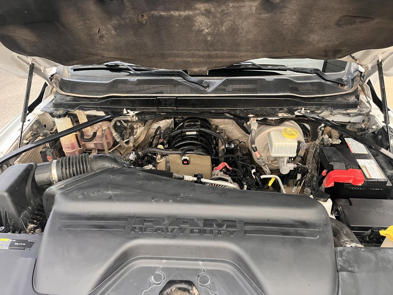 RAM 2500 Tradesman 4x4 Crew Cab 8' Box 2021