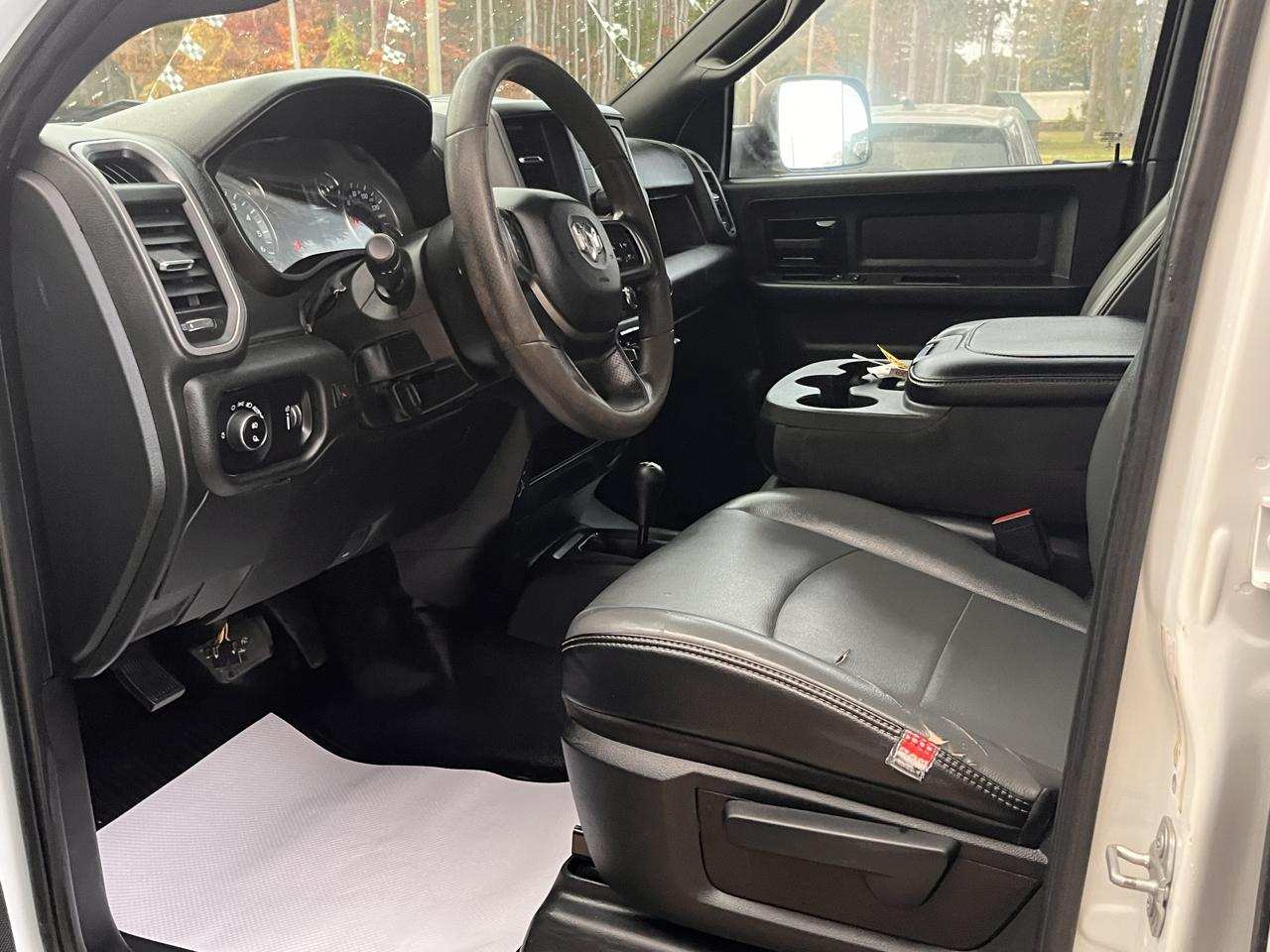RAM 2500 Tradesman 4x4 Crew Cab 8' Box 2021