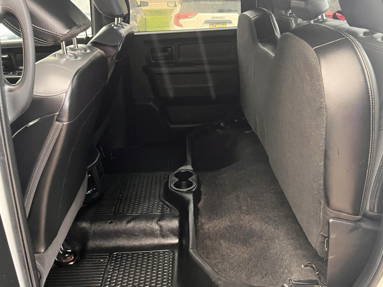 RAM 2500 Tradesman 4x4 Crew Cab 8' Box 2021