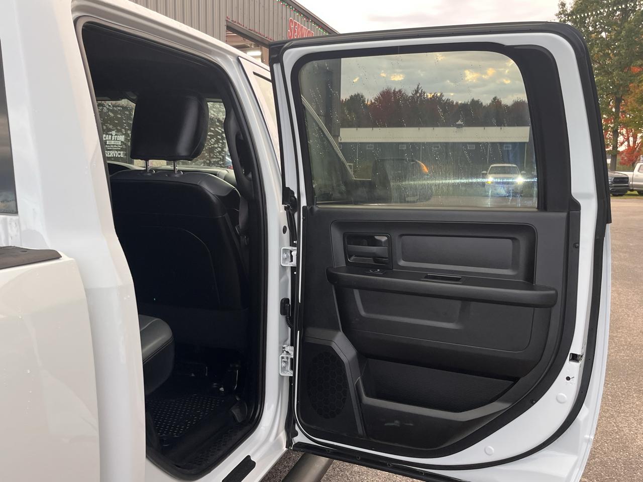 RAM 2500 Tradesman 4x4 Crew Cab 8' Box 2021