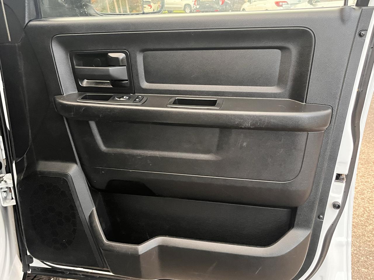 RAM 2500 Tradesman 4x4 Crew Cab 8' Box 2021
