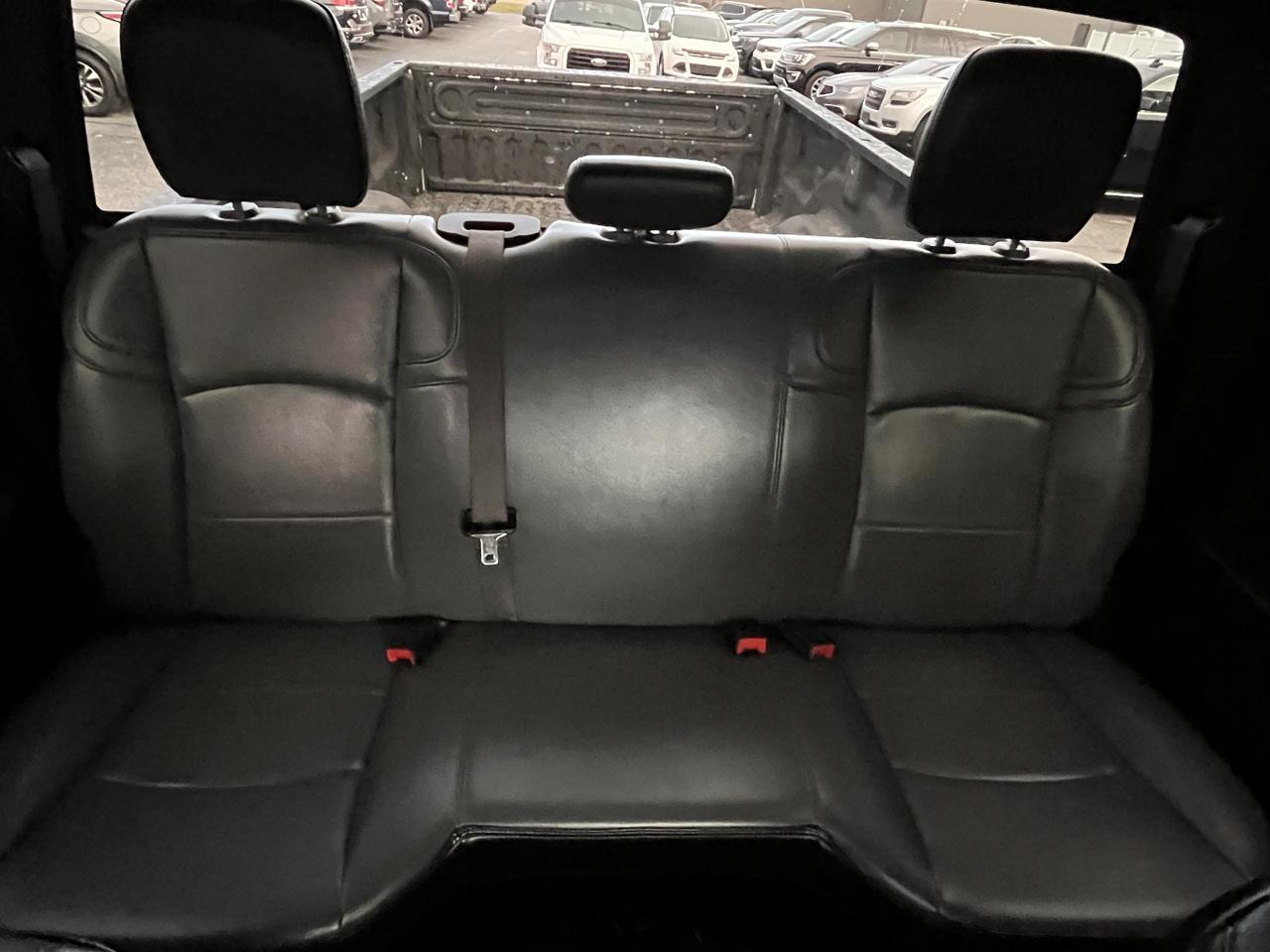 RAM 2500 Tradesman 4x4 Crew Cab 8' Box 2021