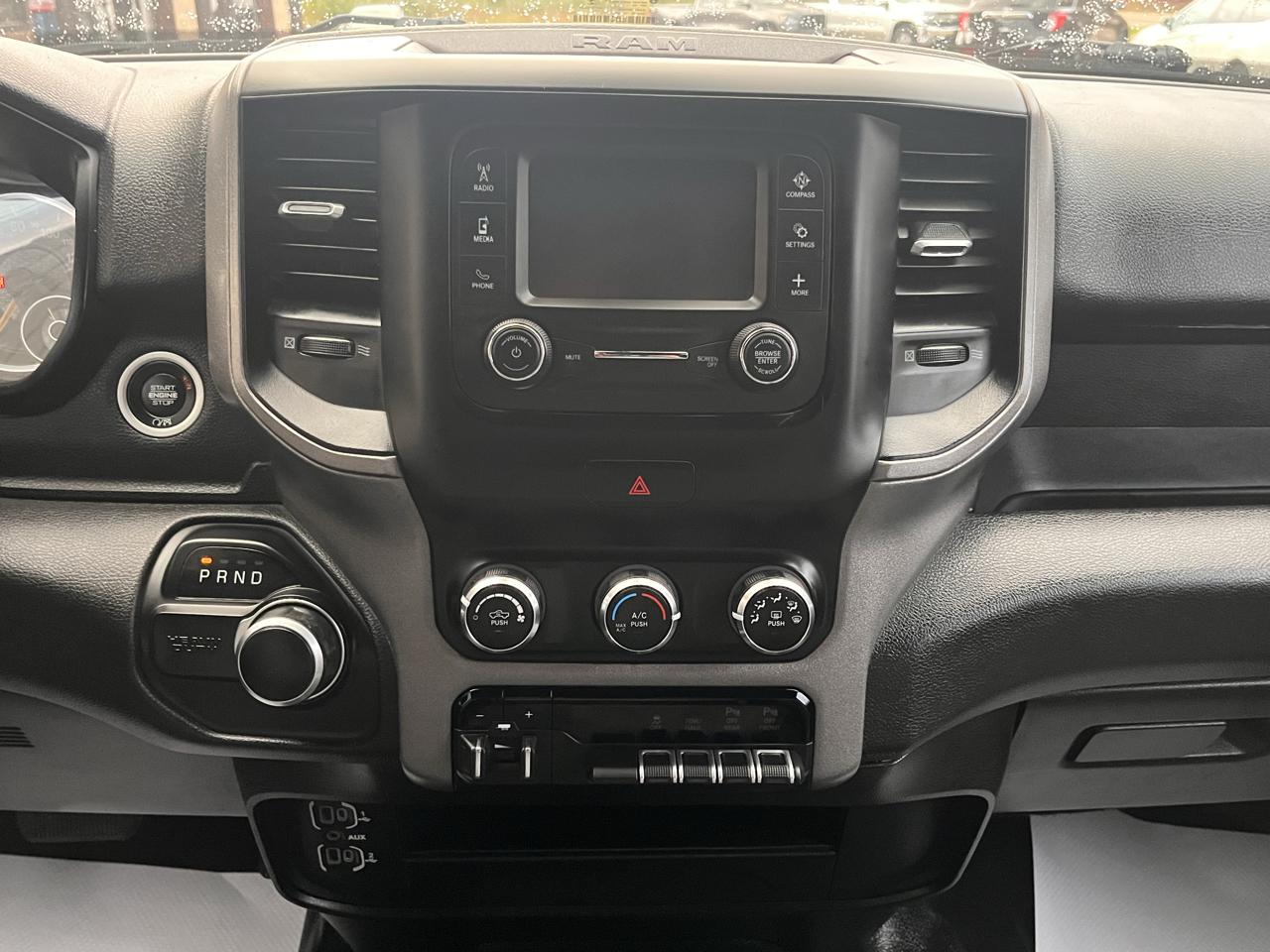 RAM 2500 Tradesman 4x4 Crew Cab 8' Box 2021