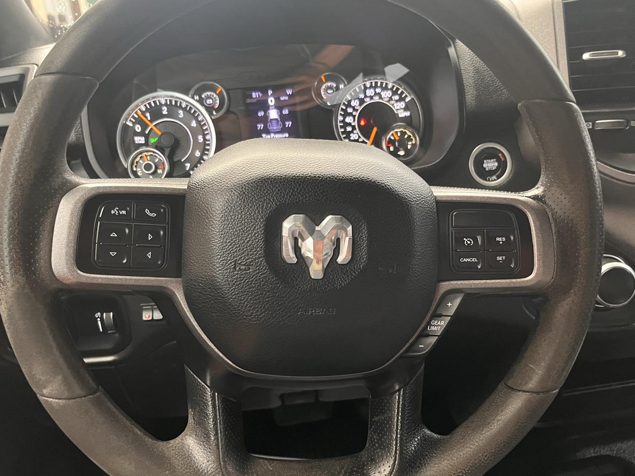 RAM 2500 Tradesman 4x4 Crew Cab 8' Box 2021