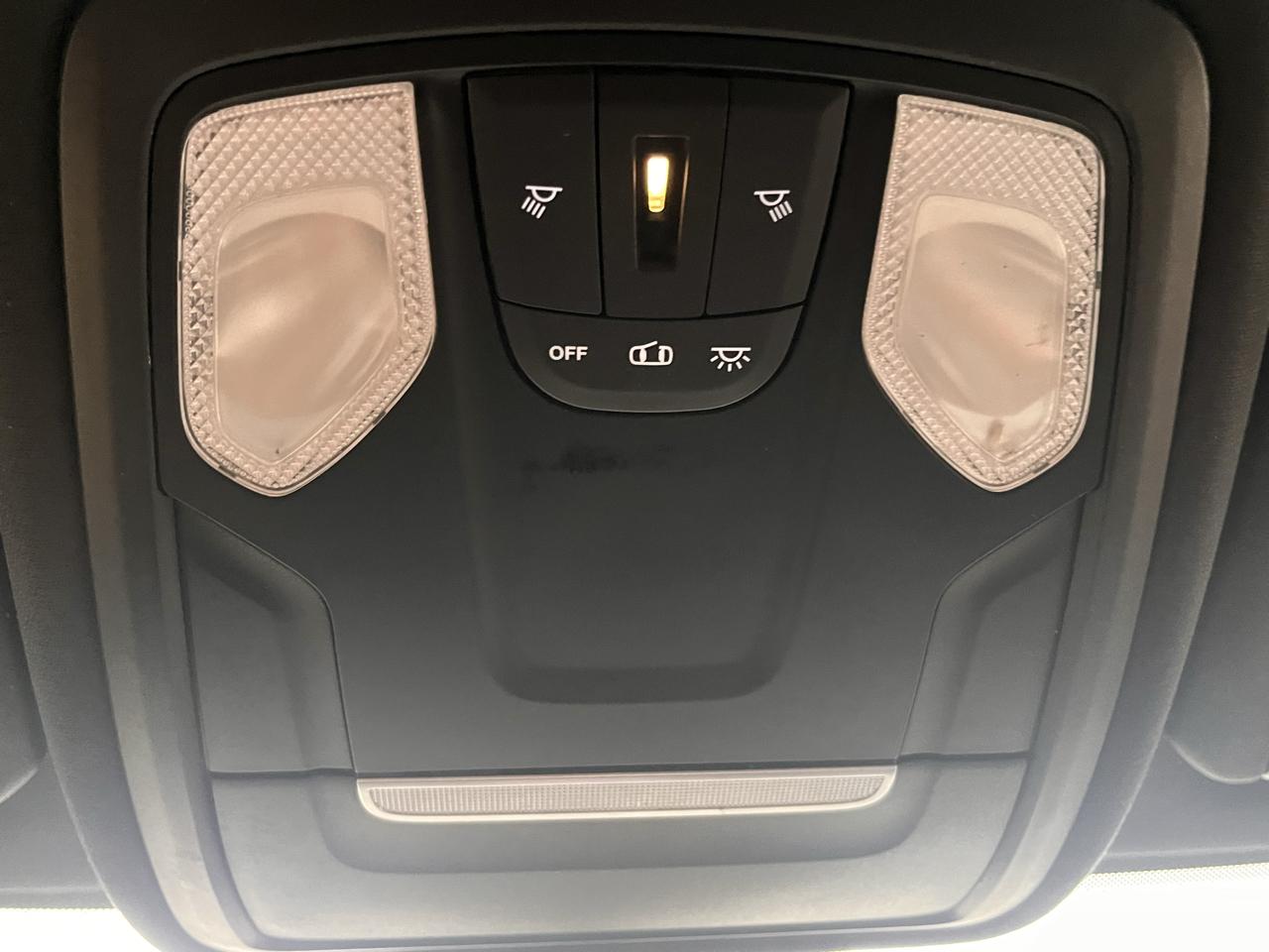 RAM 2500 Tradesman 4x4 Crew Cab 8' Box 2021