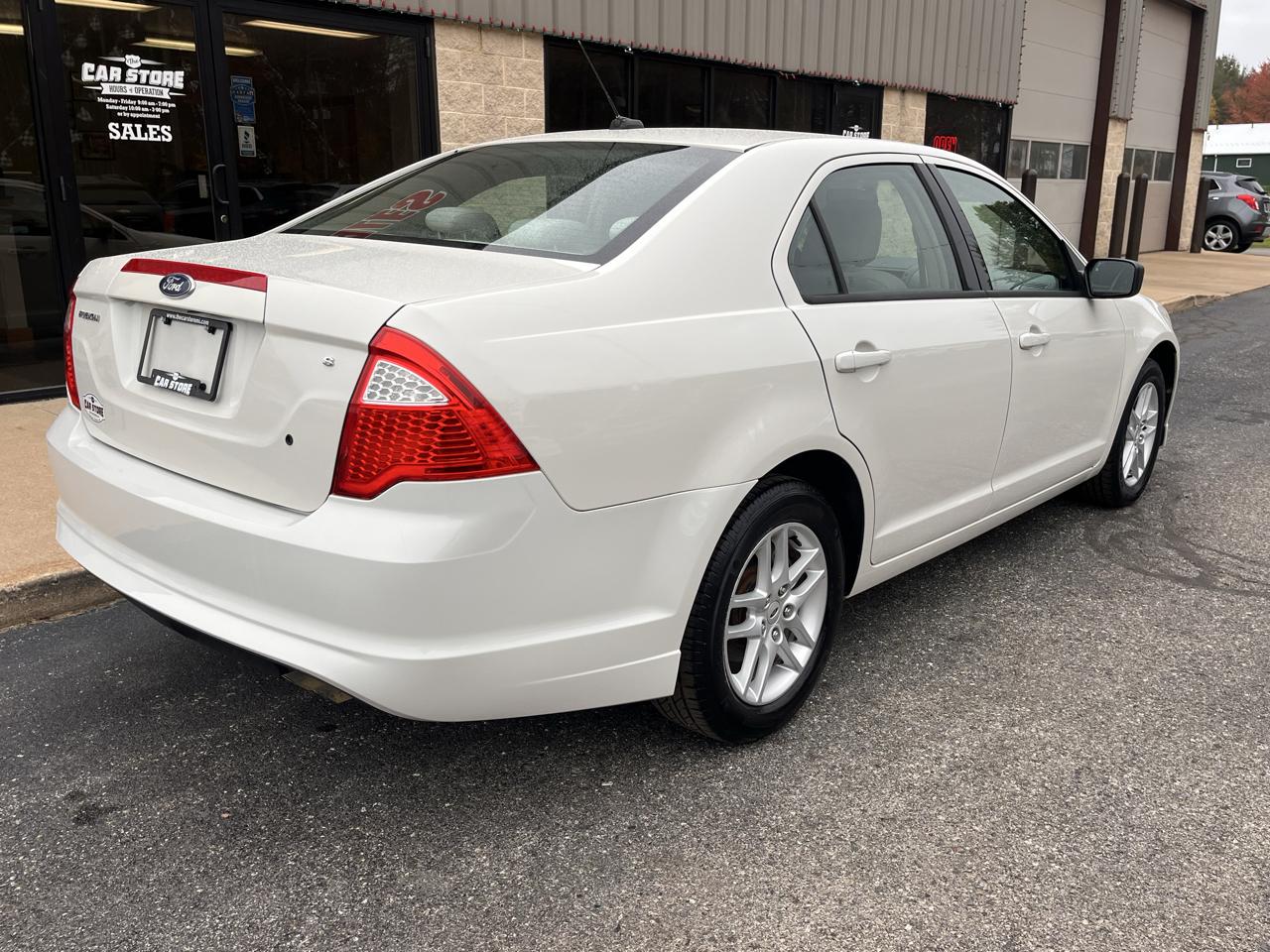 Ford Fusion 4dr Sdn S FWD 2010