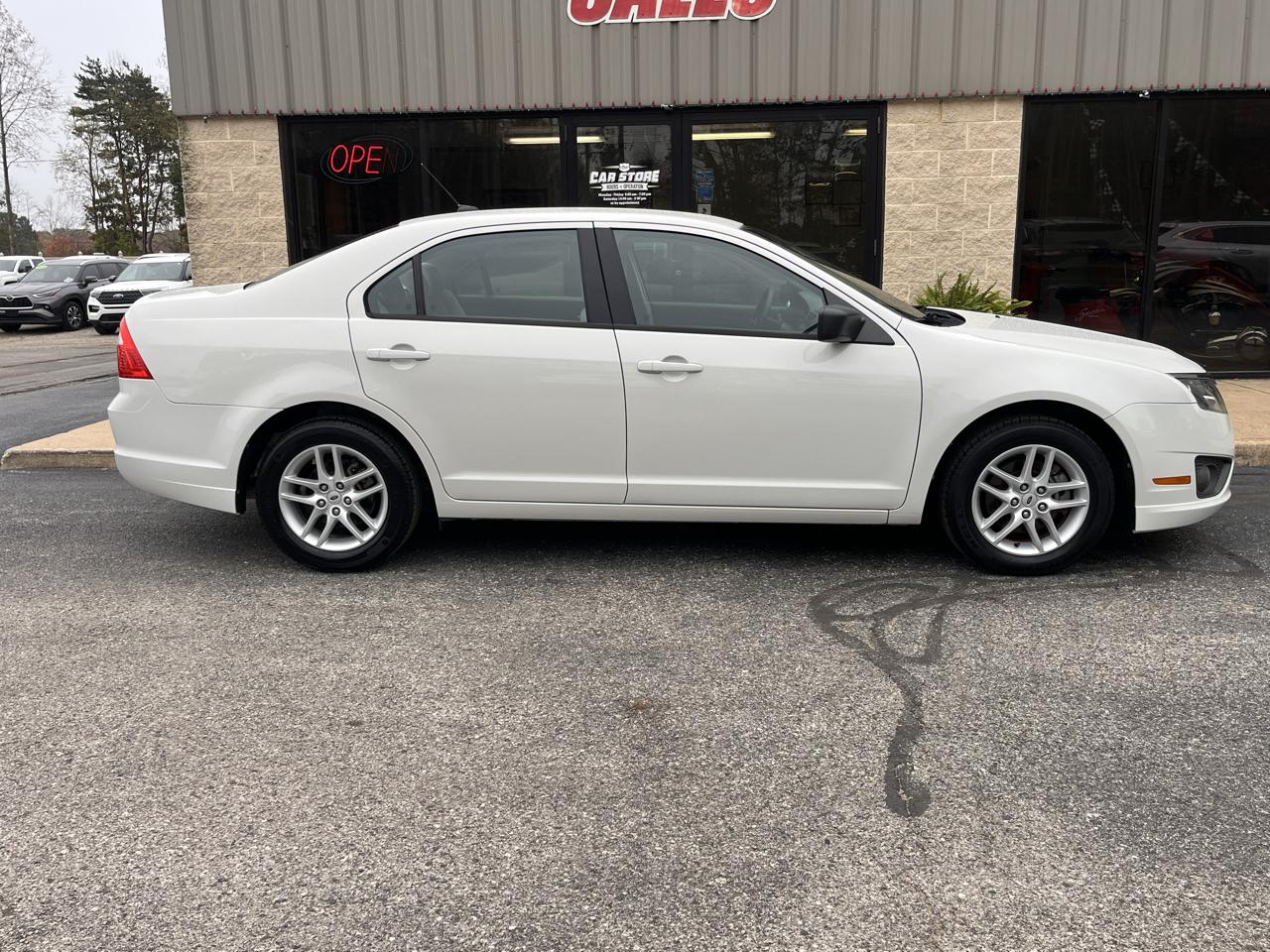 Ford Fusion 4dr Sdn S FWD 2010